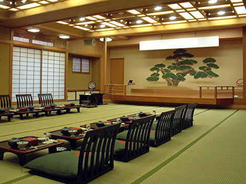 100畳の広さがある宴会場
